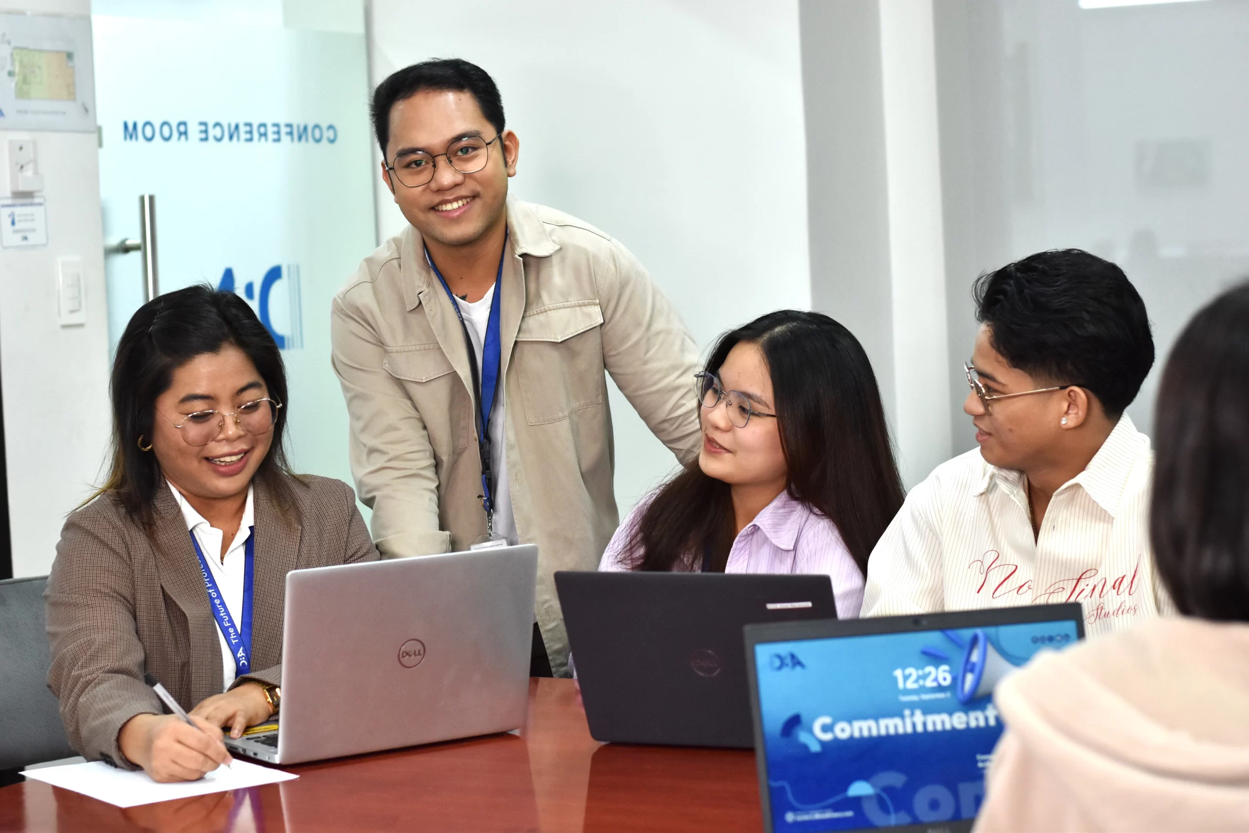 Read more about the article 5 Benefits of a Multigenerational Leadership Approach